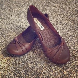 American Eagle brown flats